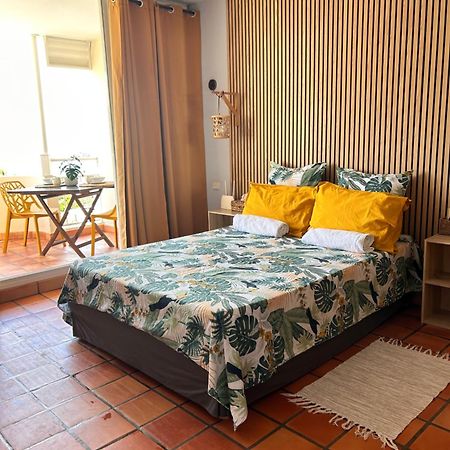 Charmant Studio A La Residence De La Baie De Tartane Ла Трините Екстериор снимка