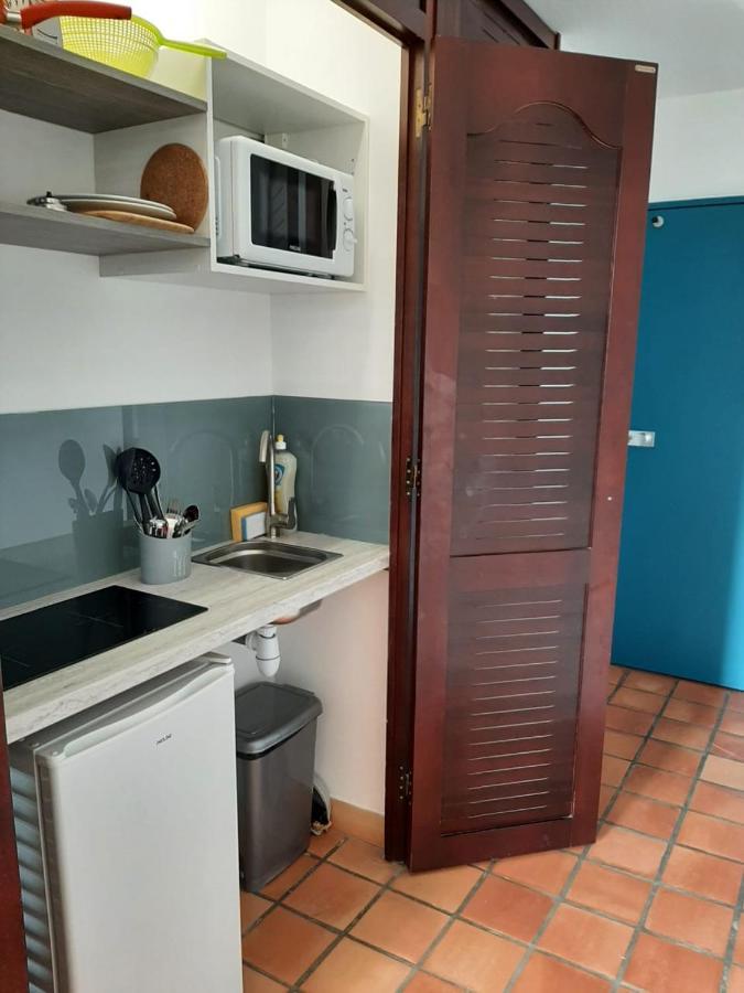 Charmant Studio A La Residence De La Baie De Tartane Ла Трините Екстериор снимка