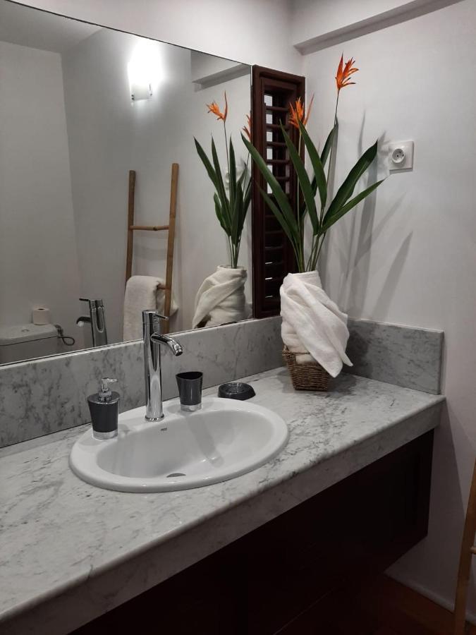 Charmant Studio A La Residence De La Baie De Tartane Ла Трините Екстериор снимка
