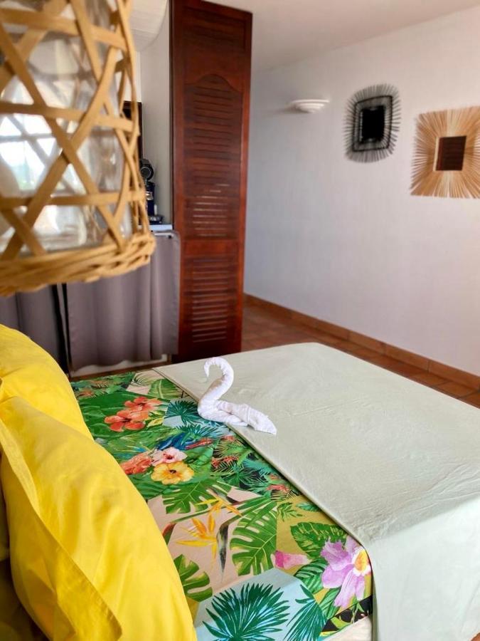 Charmant Studio A La Residence De La Baie De Tartane Ла Трините Екстериор снимка